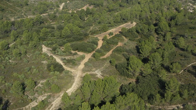 法国南部的La garrigue景观，由无人机拍摄视频素材