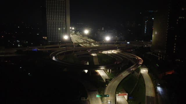 夜间的高速公路视频素材