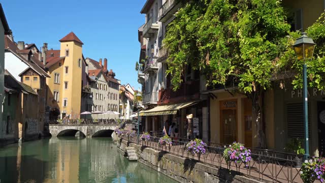 Annecy的名字越多Savoie警局,Auvergne-Rhône-Alpes在法国。视频素材