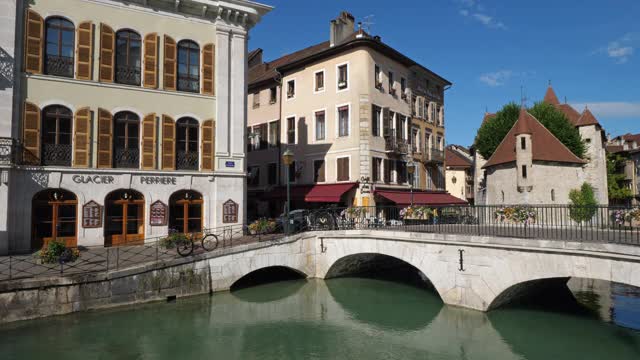 Annecy的名字越多Savoie警局,Auvergne-Rhône-Alpes在法国。视频素材