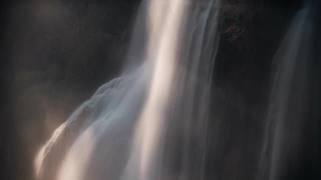 SLO MO Tee Lor Su瀑布的标志性景点，泰达省泰国无缝环视频素材