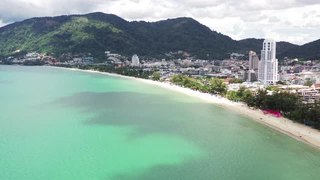 4K视频全景鸟瞰巴东海滩，普吉岛，泰国视频素材