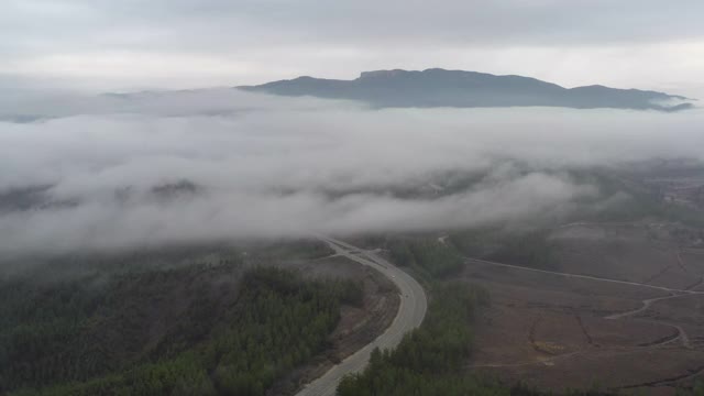 雾蒙蒙的土地视频素材