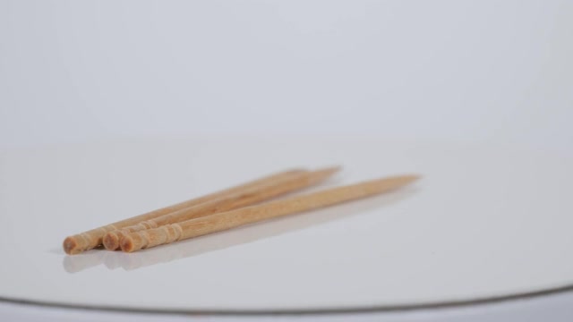 牙签,关闭了视频素材画面1