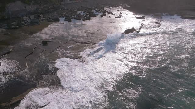 澳大利亚陆地海滩的波浪风景视频素材