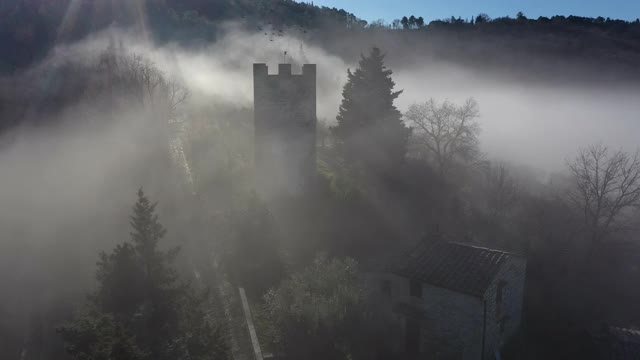 意大利托斯卡纳基安蒂葡萄酒区韦拉扎诺城堡视频素材