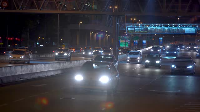 夜间交通高峰时间。吉隆坡,马来西亚视频素材