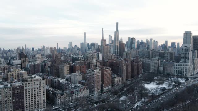 鸟瞰图，纽约市被大雪覆盖的上西区视频素材