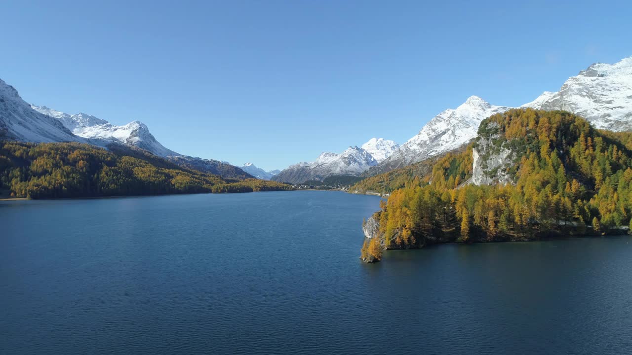 鸟瞰图Sils湖，格劳布恩登，瑞士视频素材