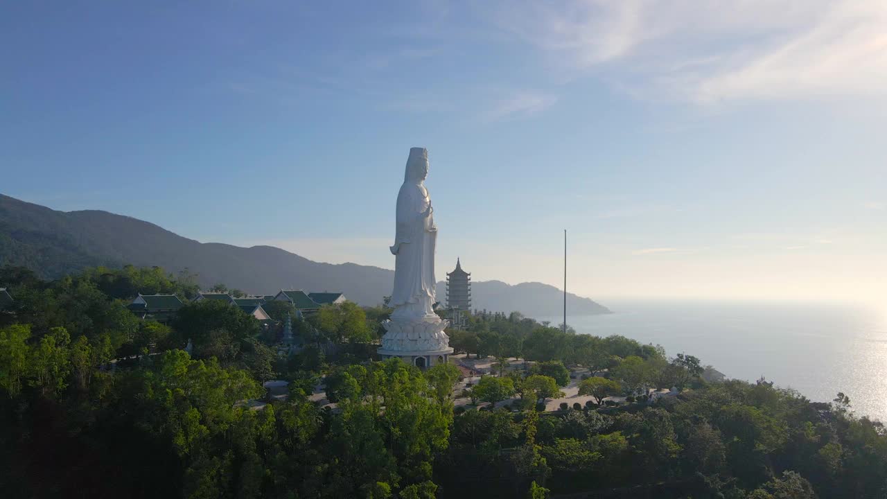 航拍岘港市所谓的菩萨。越南中部的旅游胜地。去越南旅游的概念视频素材