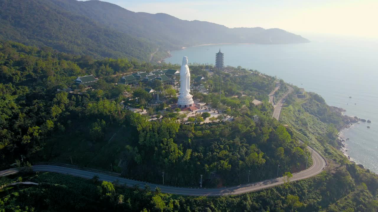 航拍岘港市所谓的菩萨。越南中部的旅游胜地。去越南旅游的概念视频素材