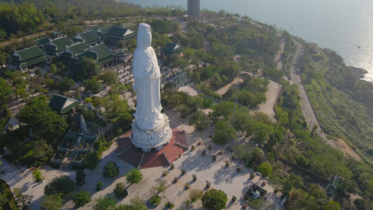 航拍岘港市所谓的菩萨。越南中部的旅游胜地。去越南旅游的概念视频素材