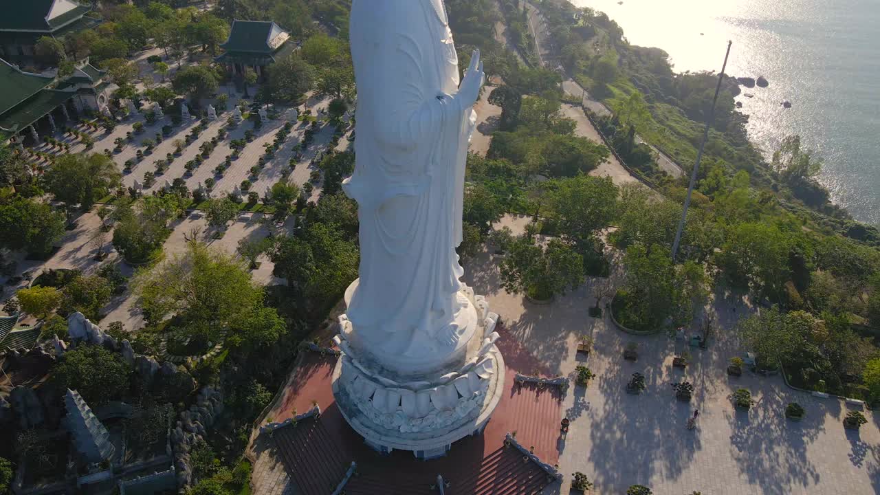 航拍岘港市所谓的菩萨。越南中部的旅游胜地。去越南旅游的概念视频素材