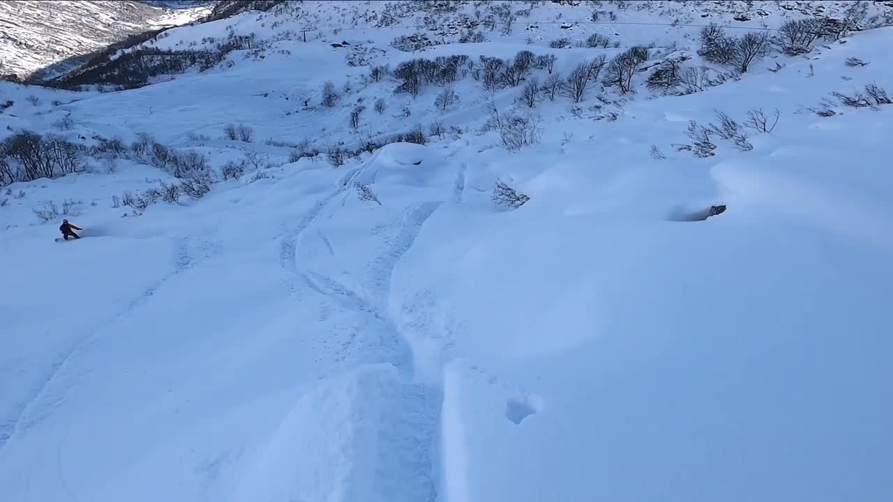 在意大利阿尔卑斯山免费滑雪，头盔POV视频素材