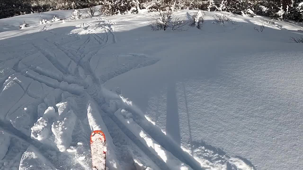 在意大利阿尔卑斯山免费滑雪，头盔POV视频素材