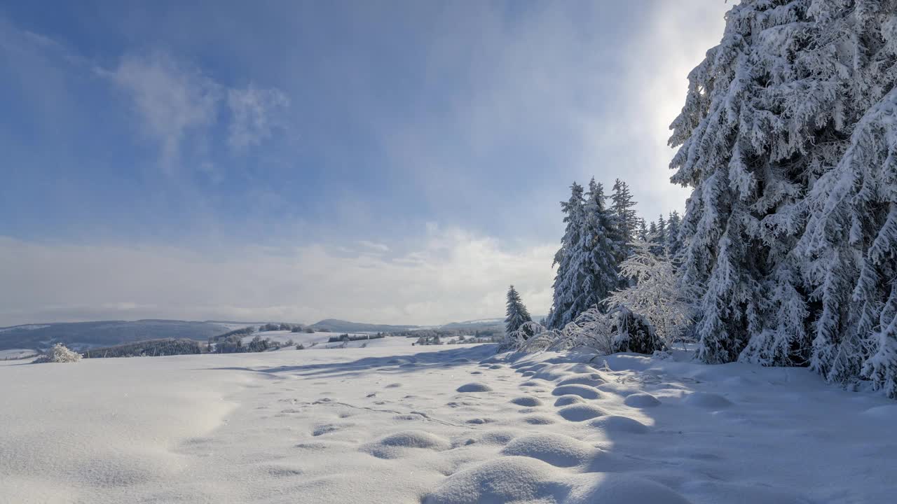 冬季景观，沃瑟库佩山，格斯菲尔德，Rhön，黑塞，德国视频素材