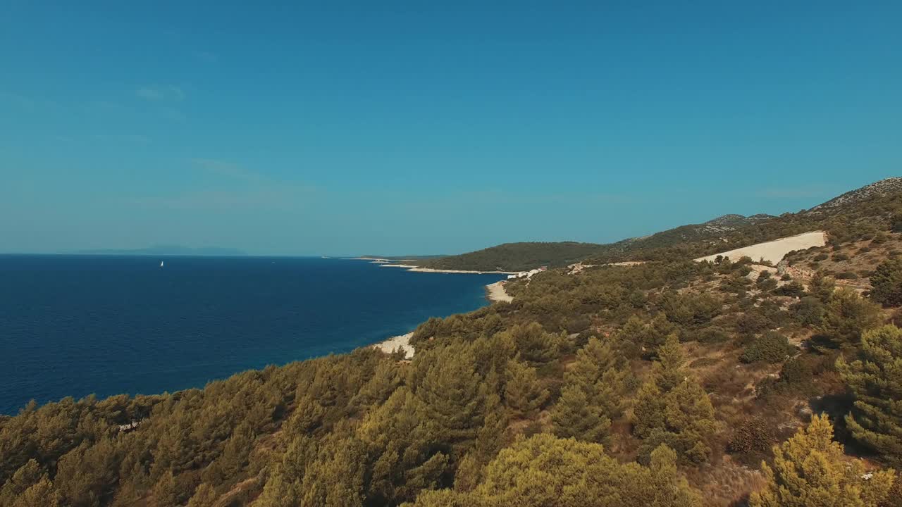 美丽的亚得里亚海海岸鸟瞰图视频素材