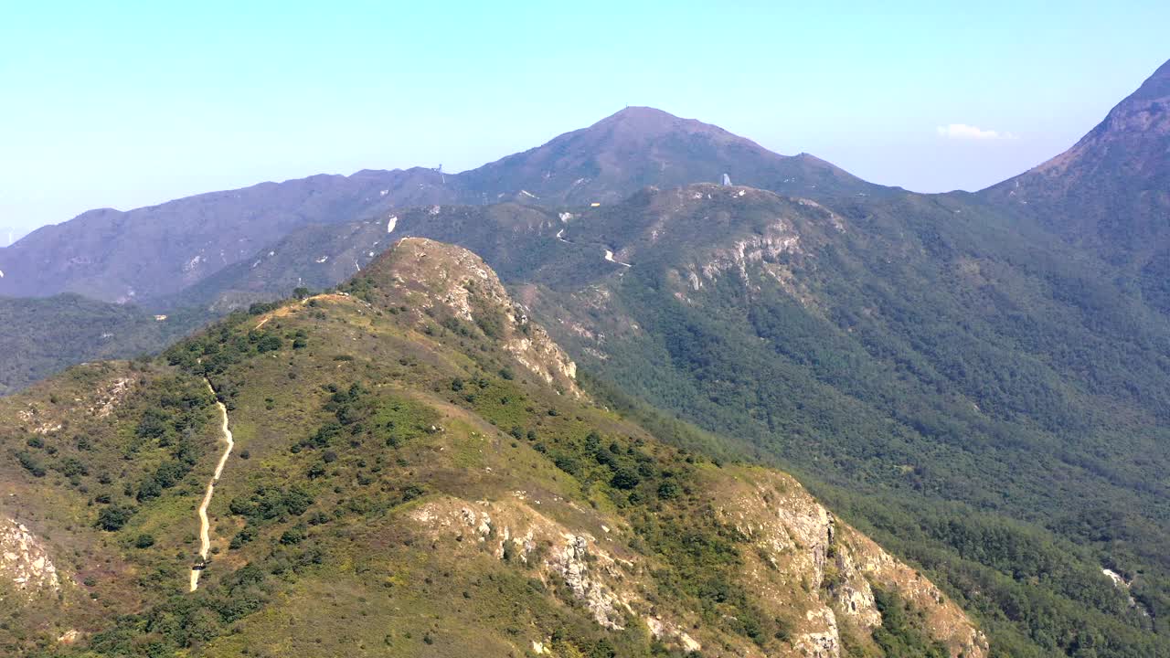 无人机拍摄香港大屿山宝莲寺正在维修中的大佛视频素材