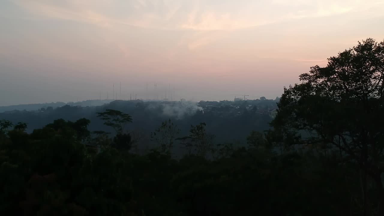 太阳在三宝垄升起视频素材