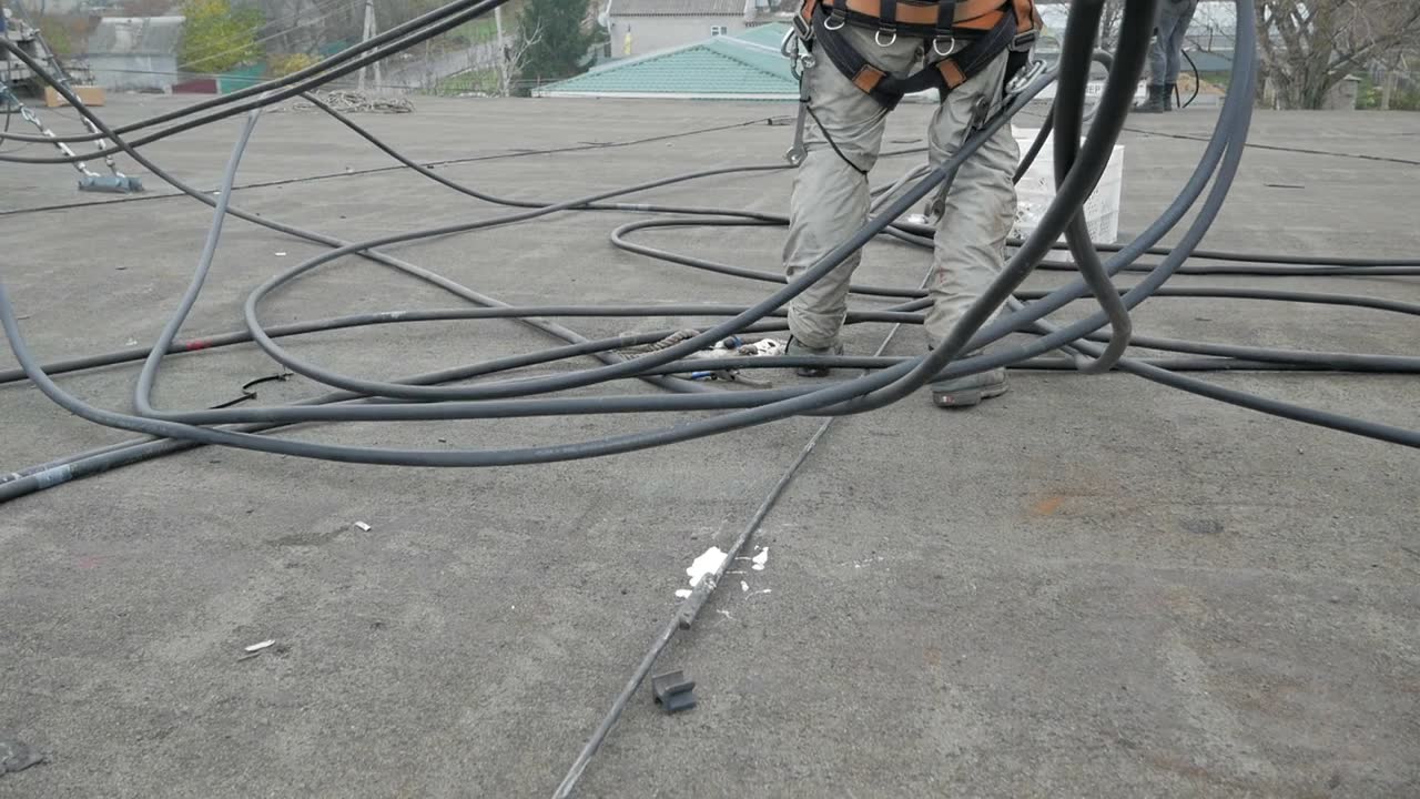 同轴电缆直接连接天线视频素材画面1