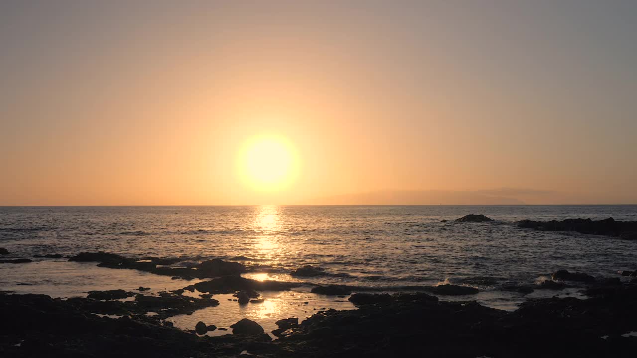 海上日落的时间流逝视频素材