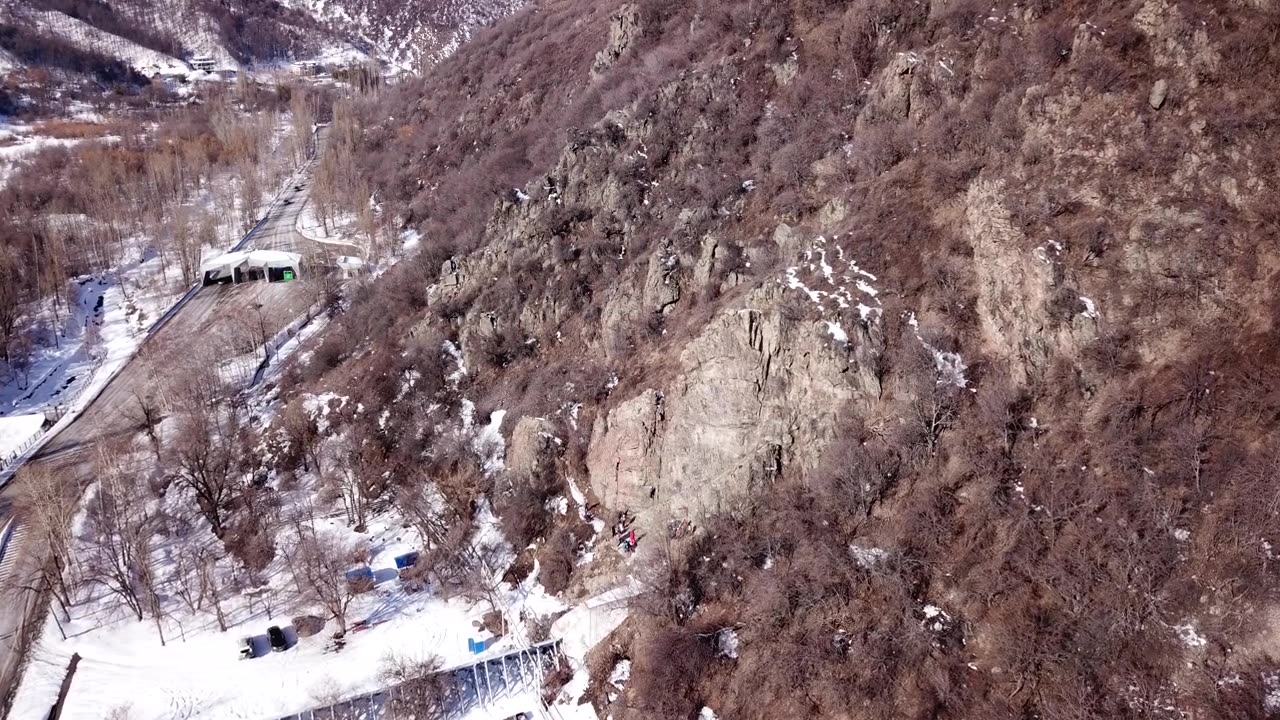 一群人正在攀岩视频素材画面2