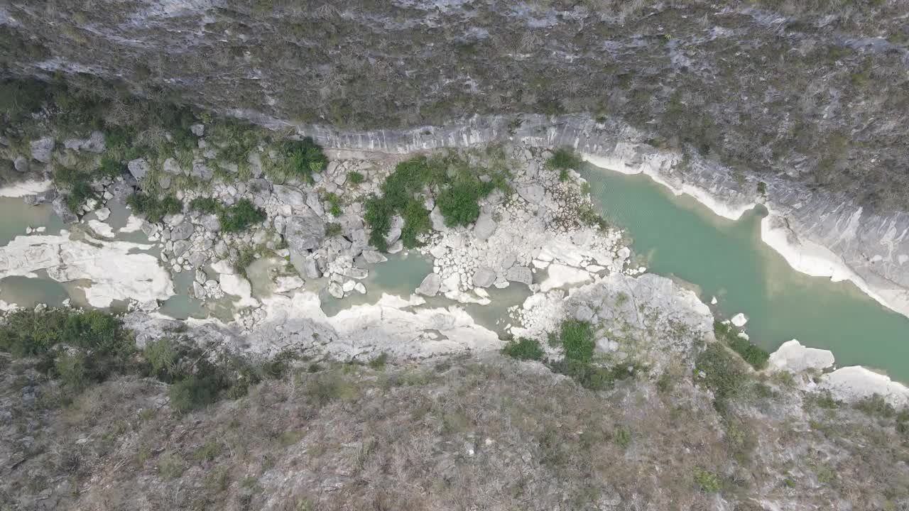 墨西哥塔毛利帕斯州“餐巾纸峡谷”的天顶景观。视频素材