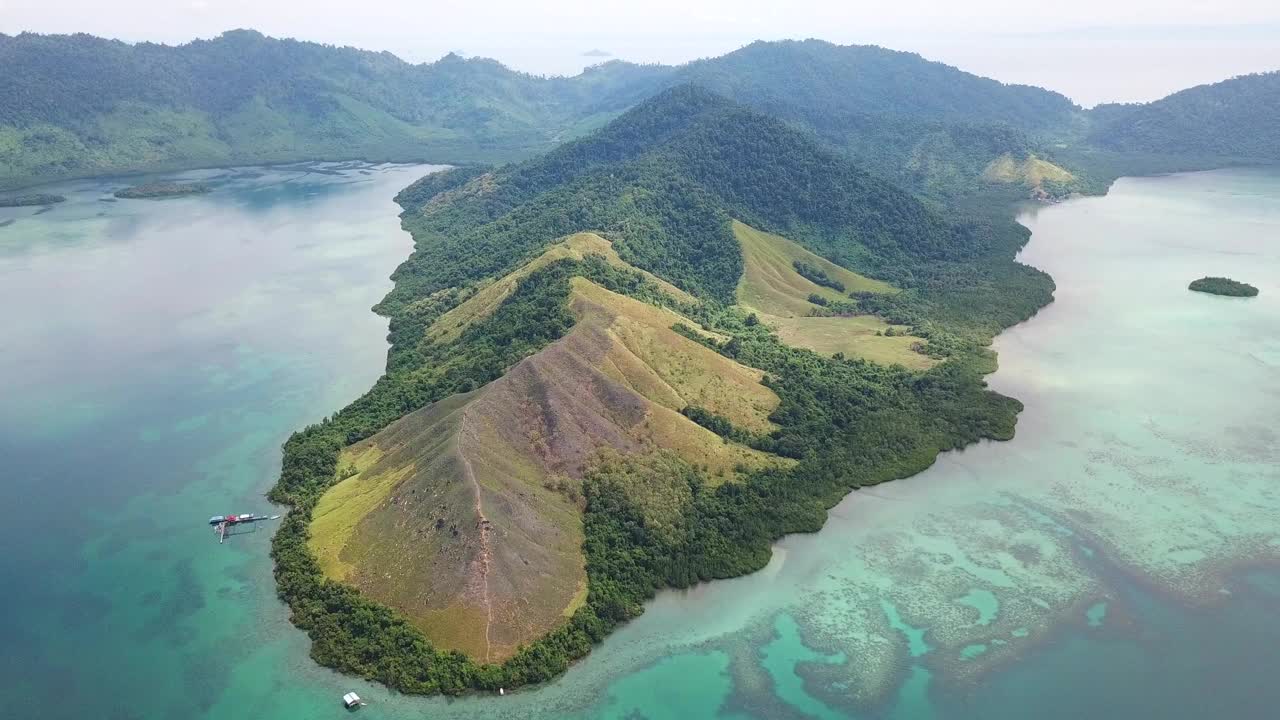 亭本马塔岛鸟瞰图，森本那岛，沙巴-婆罗洲视频素材