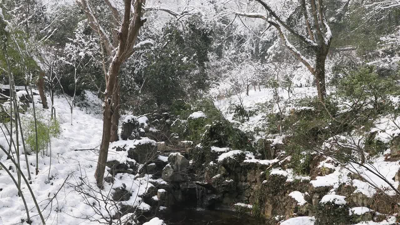 中国黄山市宏村瀑布视频下载