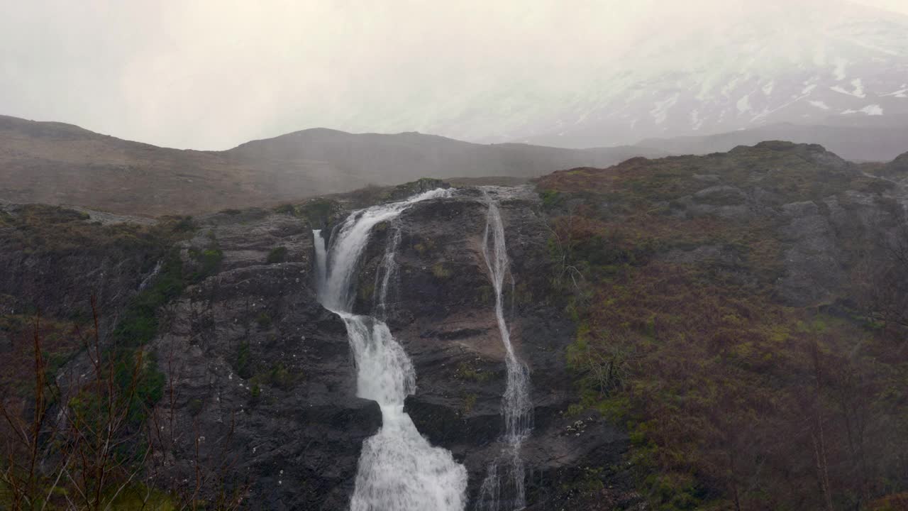 格伦科高地山脉雾霭雪天苏格兰镜头视频素材