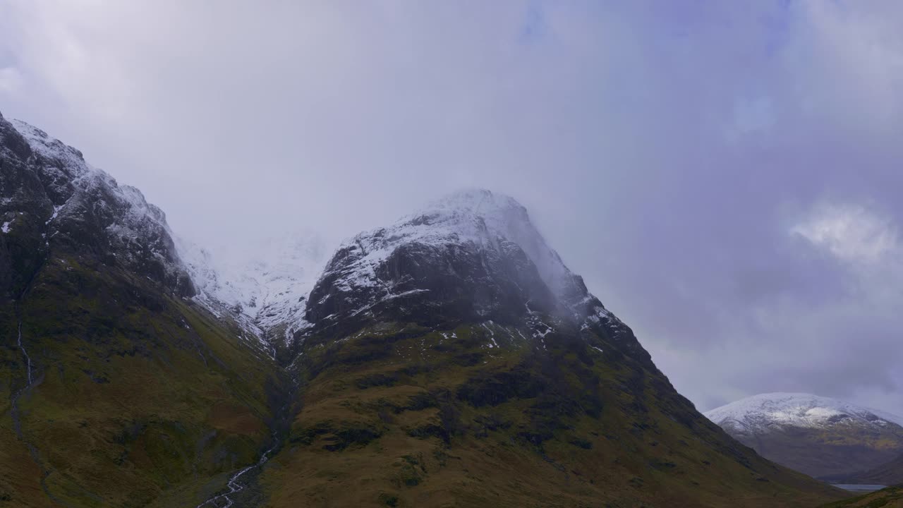 格伦科高地山脉雾霭雪天苏格兰镜头视频素材