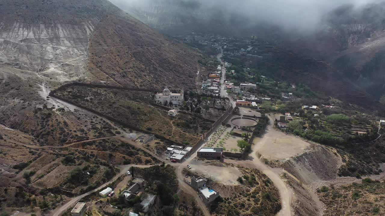 在圣路易斯的真实的卡托斯的无人机视图Potosí。墨西哥最好的旅游目的地。视频素材