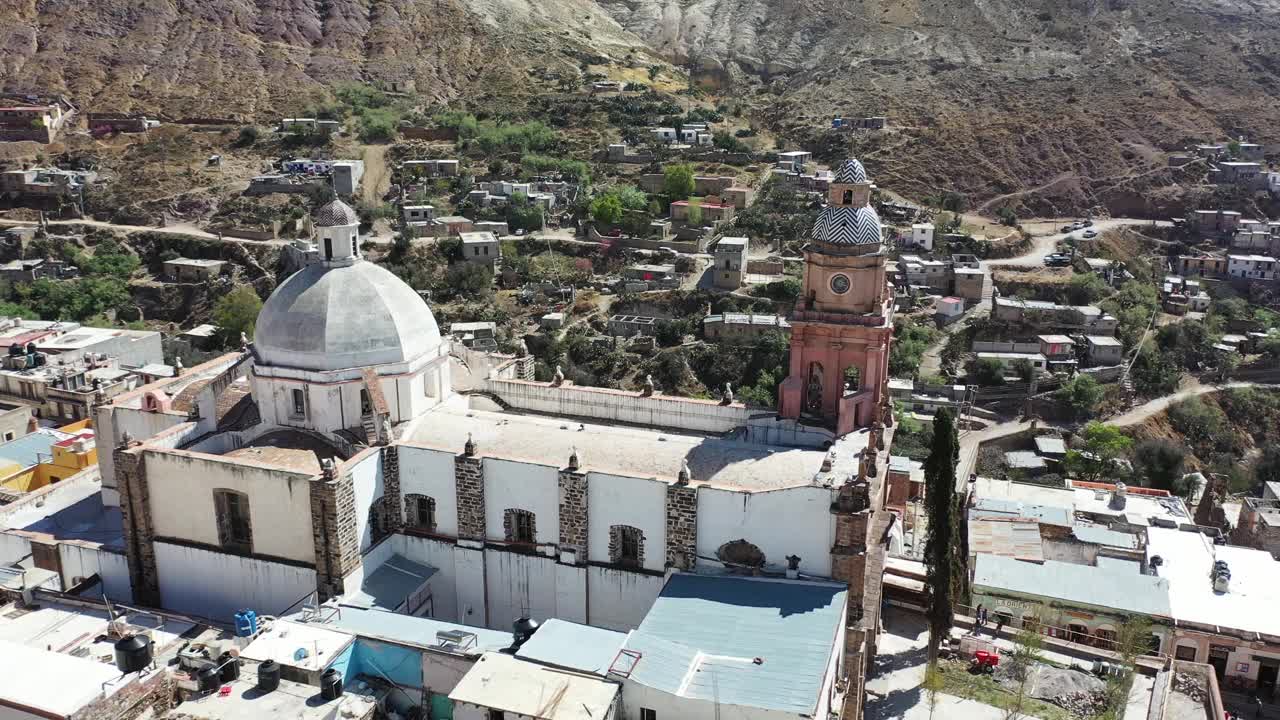 Iglesia Real de Catorce，圣路易斯Potosí，墨西哥。无人机拍摄的墨西哥旅游矿村。视频素材