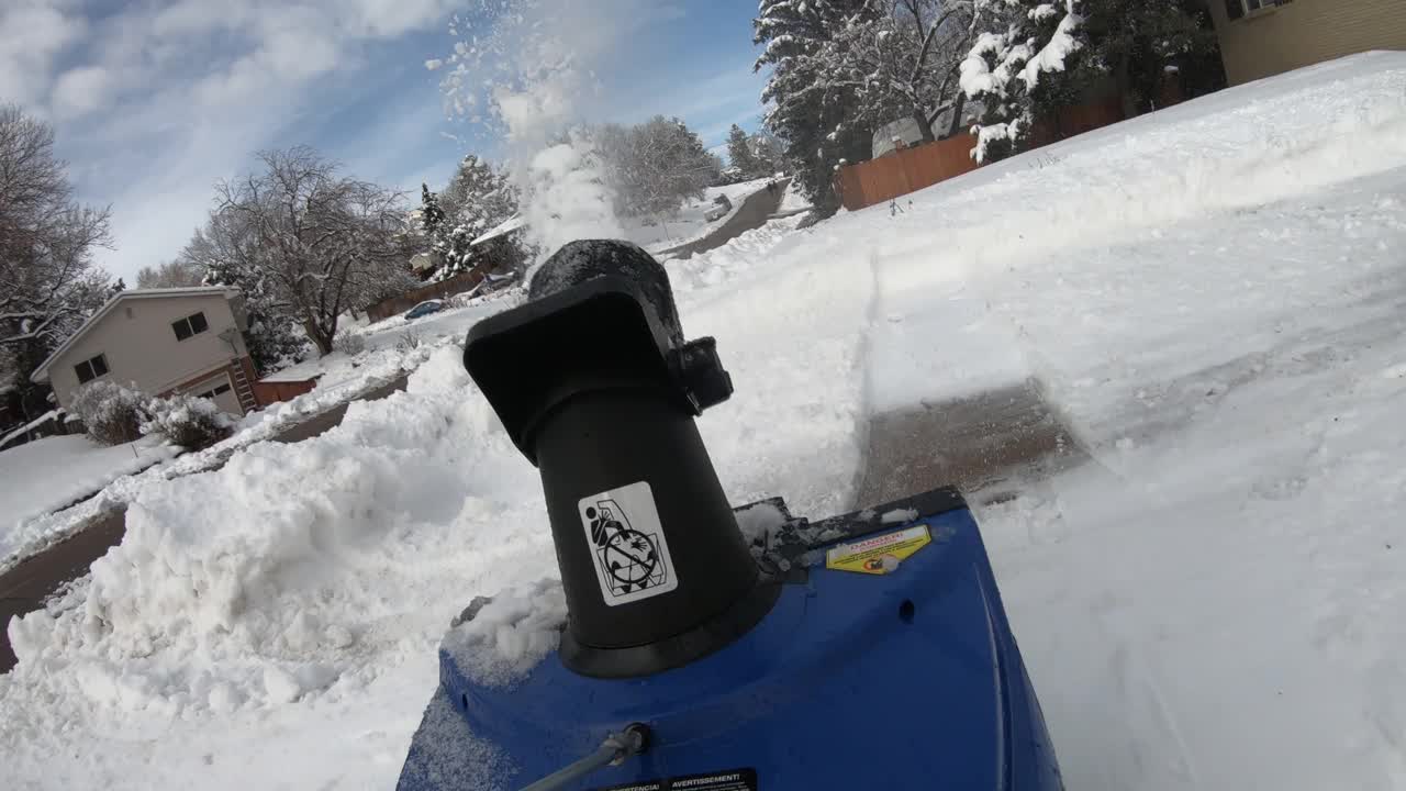 吹雪机扫雪视频素材