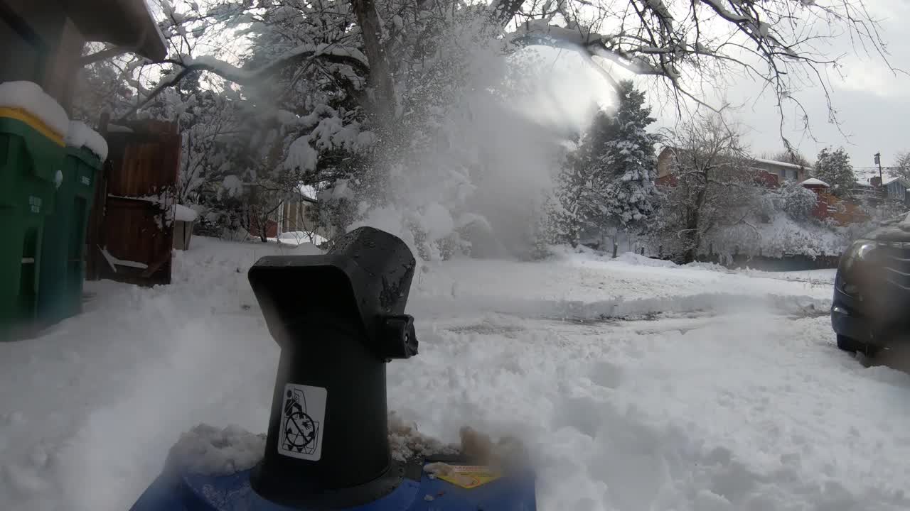 吹雪机扫雪视频素材