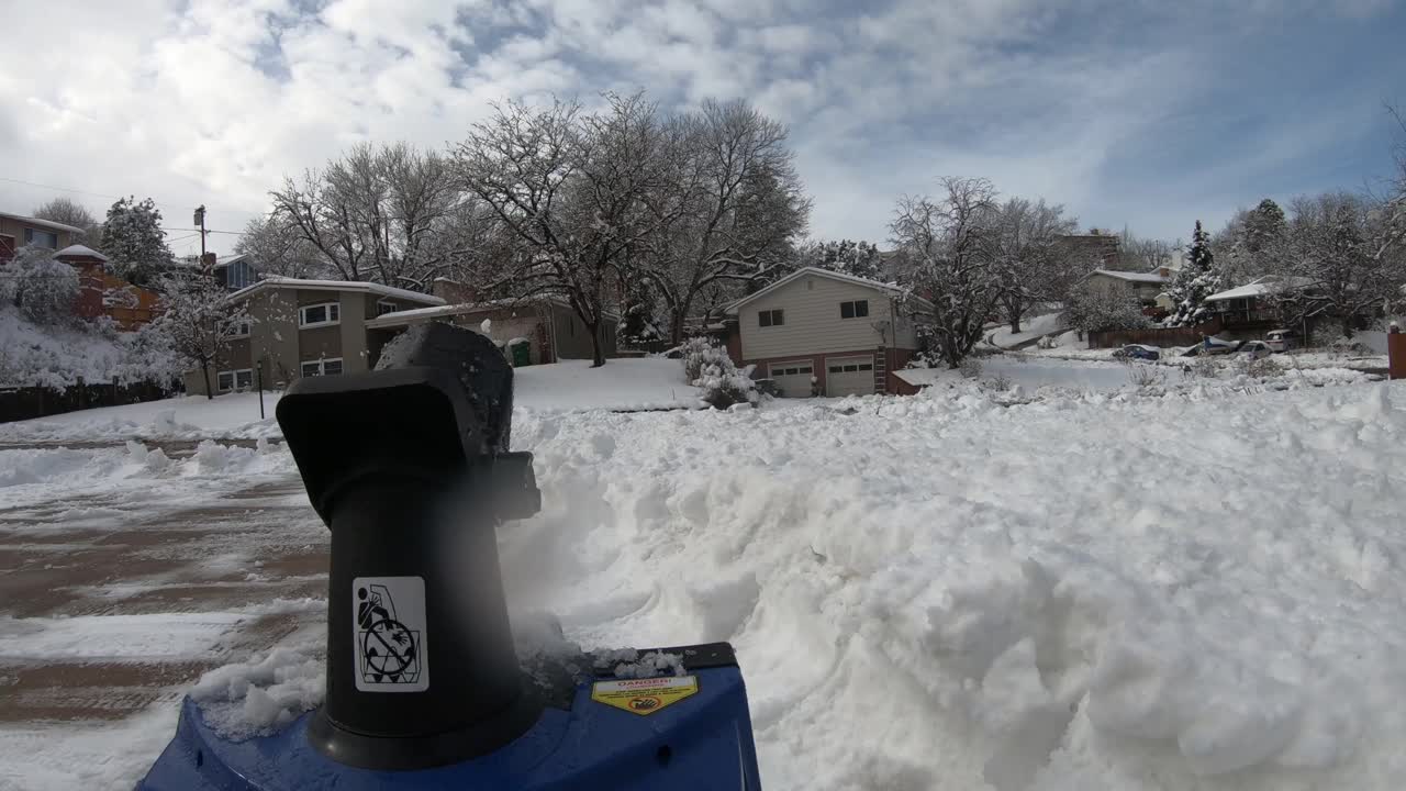 吹雪机扫雪视频素材