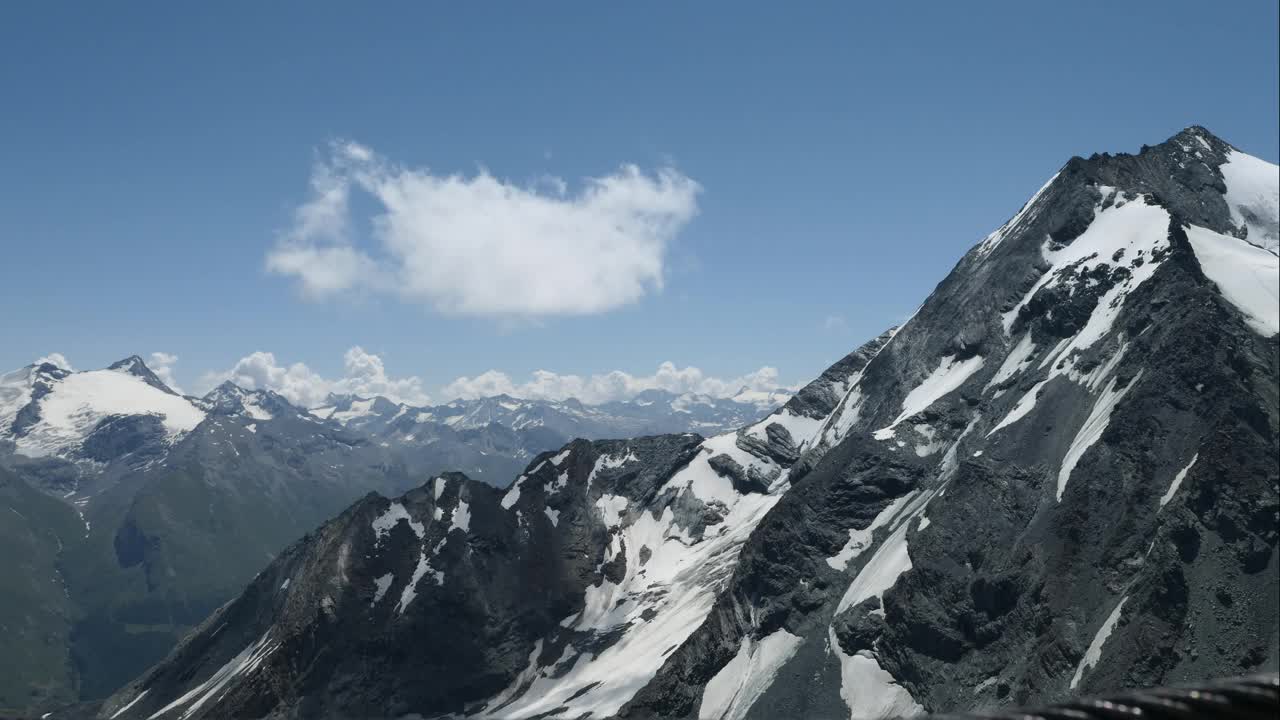 阿尔卑斯坡里山的时光流逝。视频素材