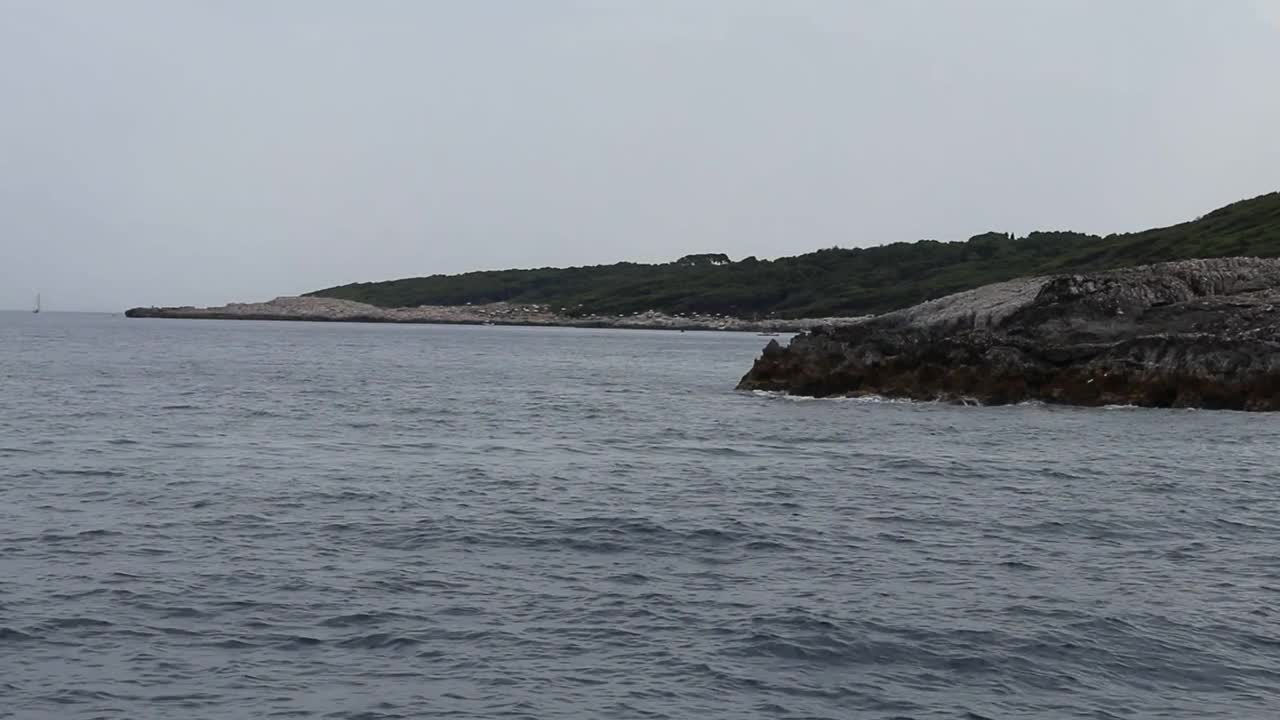 特雷米蒂群岛-蓬塞卡的概述从船上视频素材