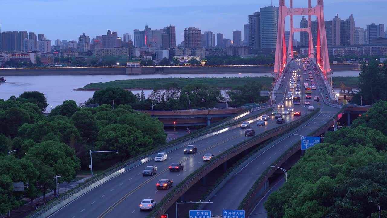 夜景大桥高速公路车辆繁忙视频素材