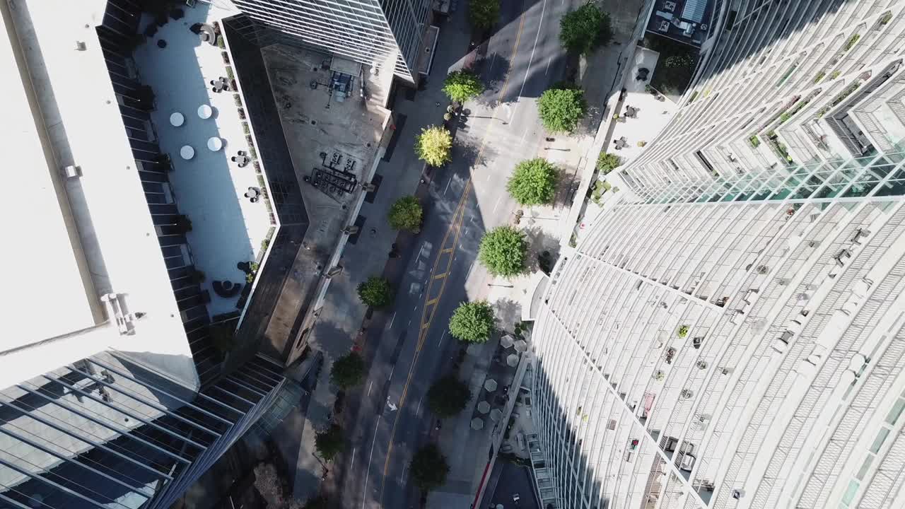 乔治亚州亚特兰大市中心的城市街道鸟瞰图视频素材