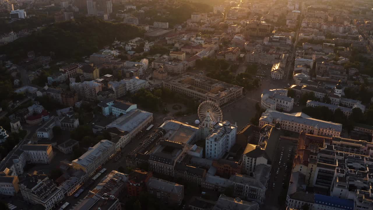 基辅鸟瞰图。市中心附近的美丽街道。视频素材