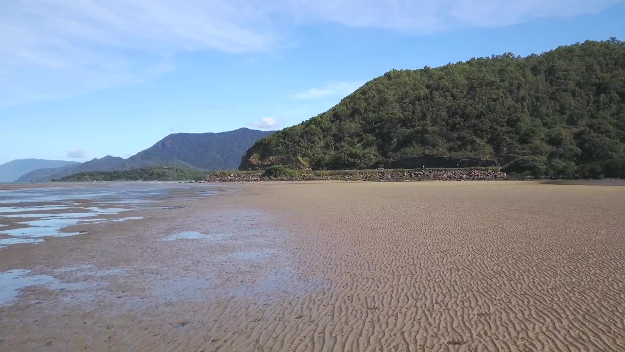 无人机鸟瞰澳大利亚昆士兰海洋红树林风景视频素材