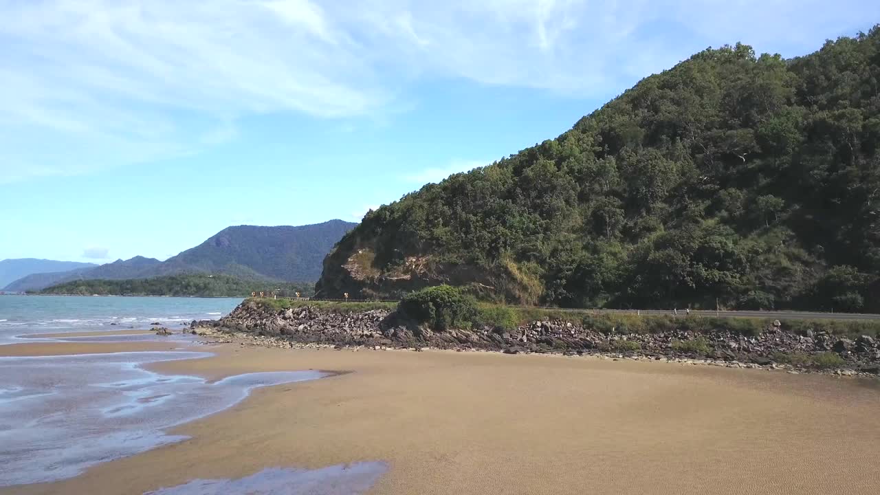 无人机鸟瞰澳大利亚昆士兰海洋红树林风景视频素材