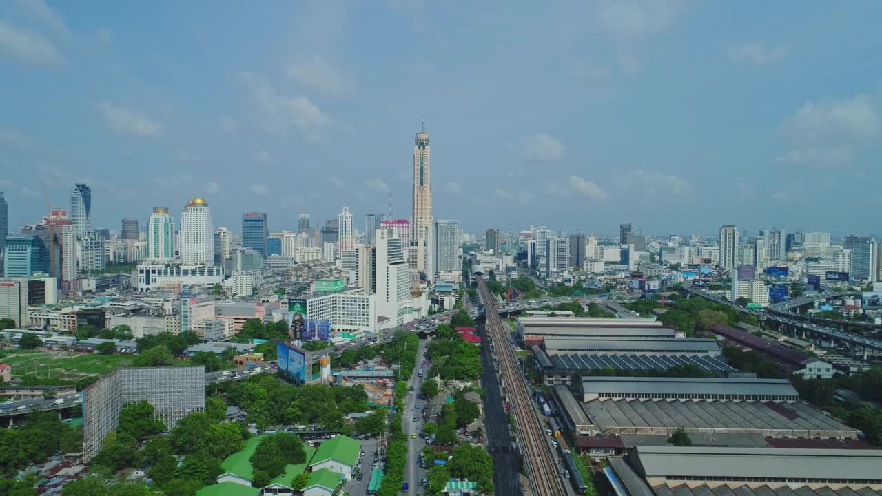 鸟瞰曼谷市中心，包括捷运线泰国视频素材