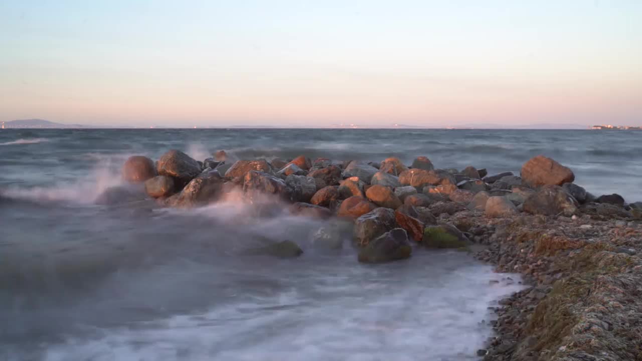 时间流逝的海景与岩石在海上视频素材