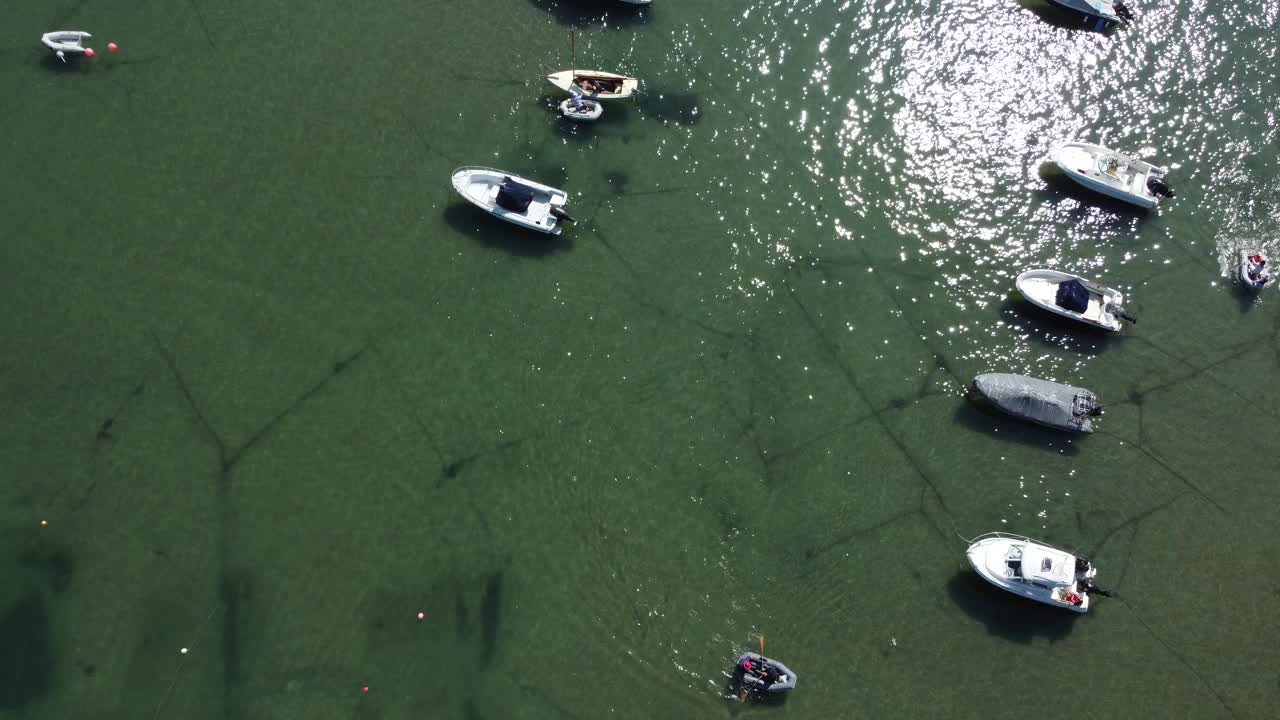 美丽的威尔士海岸在一个美丽的夏天的白天和晚上视频素材