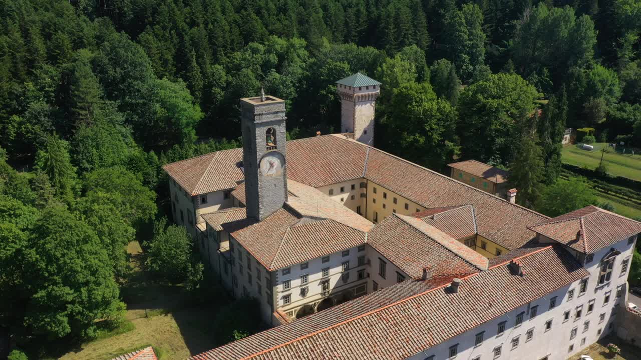 意大利托斯卡纳的瓦隆布罗萨修道院视频素材
