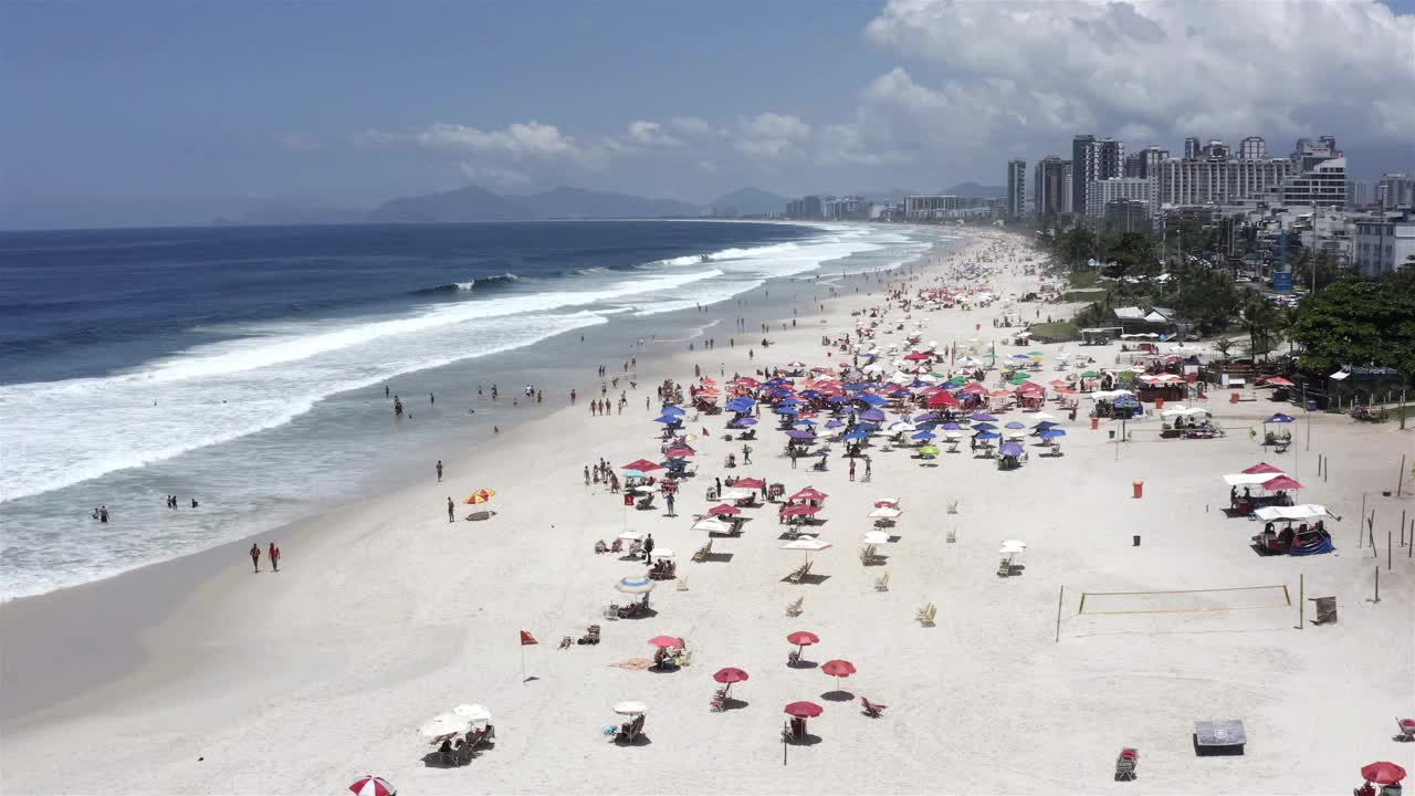 Barra da Tijuca海滩，里约热内卢，巴西。视频素材