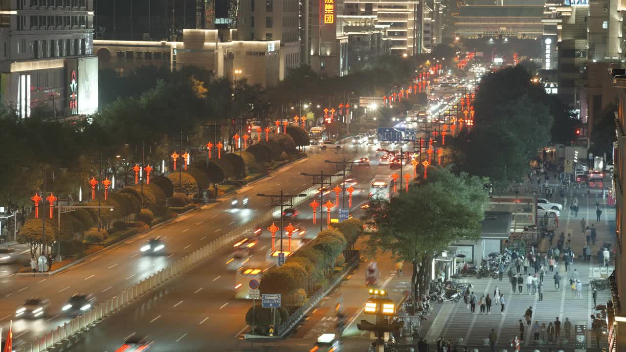 中国城市夜间交通的时间间隔视频素材