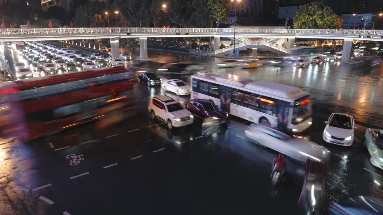 交通繁忙时高速公路上车辆的时间间隔视频素材